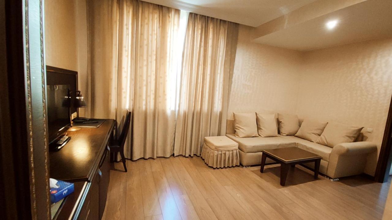 Smith'S Boutique Hotel Baku Exterior photo