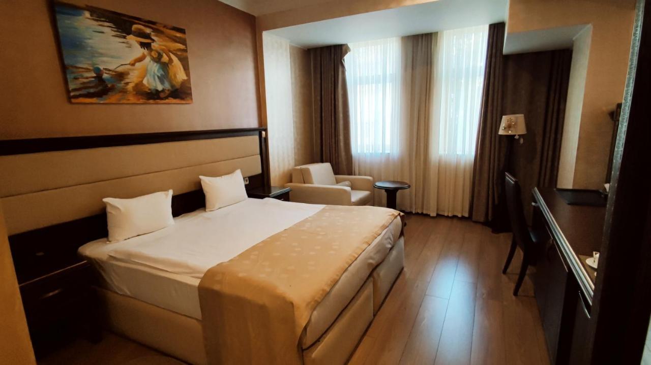 Smith'S Boutique Hotel Baku Exterior photo